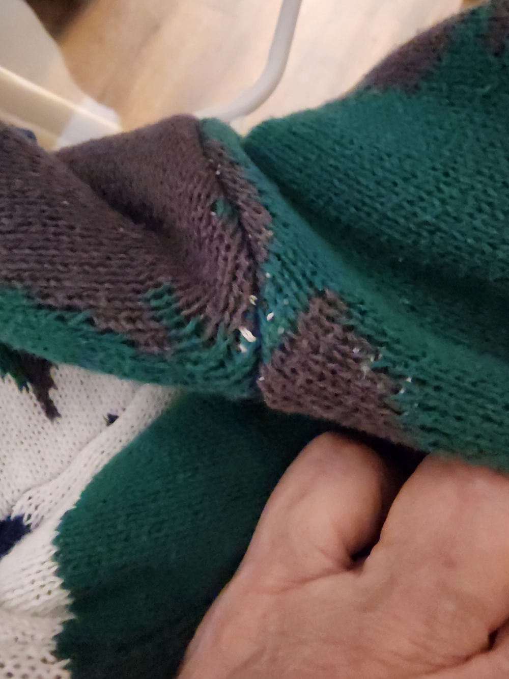 32 Degrees Women's Green Holiday Llama Sweater Medium - Picture 16 of 16